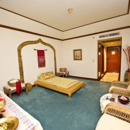 Area wellness Chatrium Hotel Royal Lake Yangon Fotos