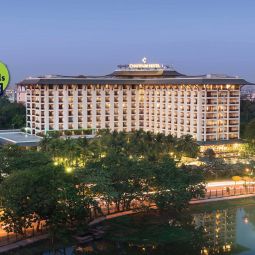 Vista esterna Chatrium Hotel Royal Lake Yangon Fotos