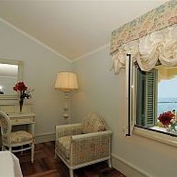 Chambre Hotel De Paris Sanremo Fotos