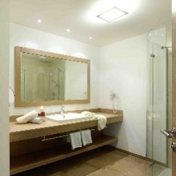 Salle de bains Superior Hotel Post Fotos