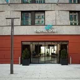 Vista exterior Motel One Hauptbahnhof Fotos