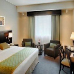 Camera Ramada Jumeirah Fotos