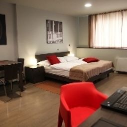 Zimmer Hotel Birokrat Fotos