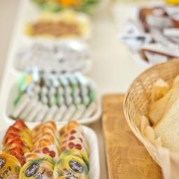 Buffet Q Hotel-Poleg Beach Fotos