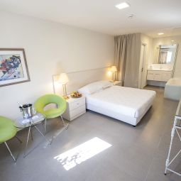 Vue extérieure Q Hotel-Poleg Beach Fotos