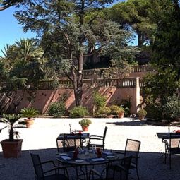 Terrasse Les Jardins du Cedre Logis Fotos