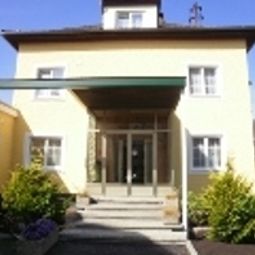 Vista esterna Villa Auerhahn Fotos