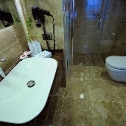 Badezimmer Ramada Plaza İzmit Fotos