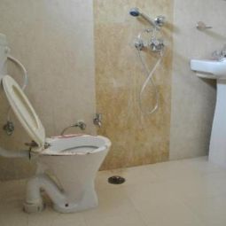 Badezimmer Mayank Residency Airport Hotel Fotos