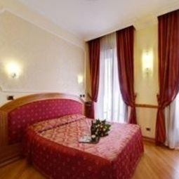 Inn Spagna Fotos