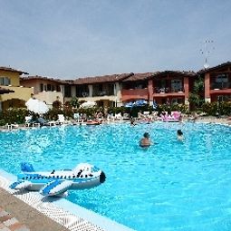 Vista esterna Villaggio Turistico Lugana Marina Fotos