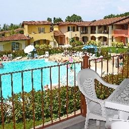 Vista esterna Villaggio Turistico Lugana Marina Fotos