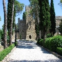 Exterior view Castello di Monterone Fotos