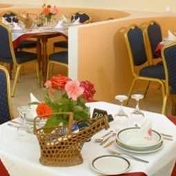 Salle du petit-déjeuner située dans le restaurant ALEXANDROS Perama-Corfu Fotos