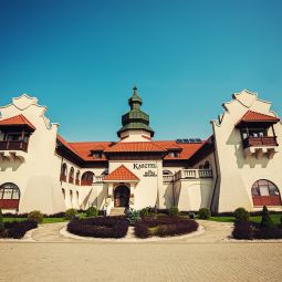Außenansicht Kasztel Fotos