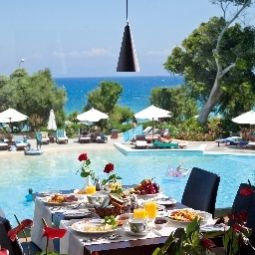 Frühstücksraum im Restaurant Elite Suites by Amathus Fotos
