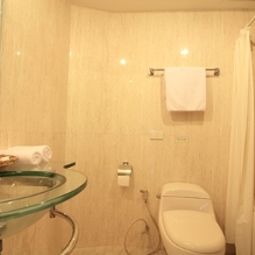 Salle de bains Bally's Studio Suites Fotos