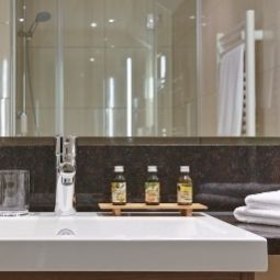 Bathroom InterCityHotel Darmstadt Fotos