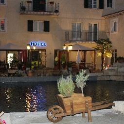 Terrasse Le Village Provençal Fotos