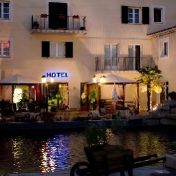 Terrasse Le Village Provençal Fotos
