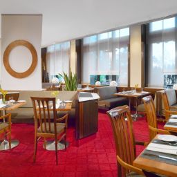 Salle du petit-déjeuner située dans le restaurant Sheraton Westpark Fotos