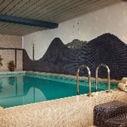 Pool Parkhotel Sonnenhof Fotos