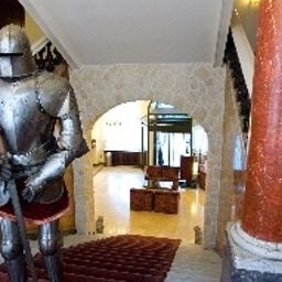 Hall Deutsches Haus Fotos