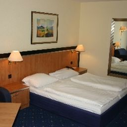 Room RAMADA Vier Jahreszeiten Fotos