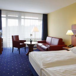 Room RAMADA Vier Jahreszeiten Fotos