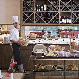 Sala colazione nel ristorante Mövenpick Fotos