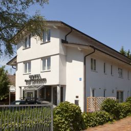 Vista exterior Graf Lehndorff Fotos