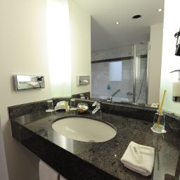 Camera da bagno Lindner Congress Hotel Fotos