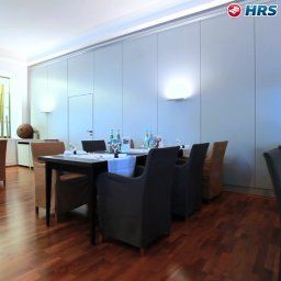 Sala de desayuno en el restaurante Steigenberger Mannheimer Hof Fotos