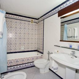 Cuarto de baño Gran Hotel Lar Fotos