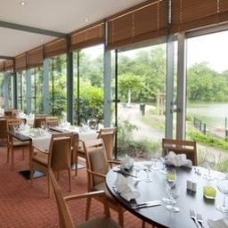 Sala śniadaniowa w restauracji Leonardo Am Stadtwald Fotos