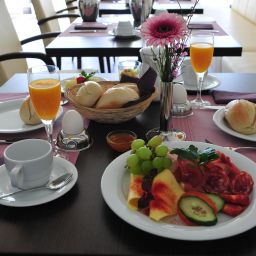 Frühstücksraum im Restaurant Rheingarten Fotos