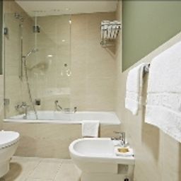 Badezimmer Eden Hotel Wolff Fotos