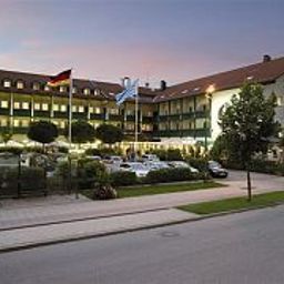 Bauer an der neuen Messe München Feldkirchen