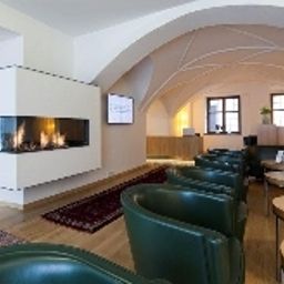 Холл Maximilian Stadthaus Penz Fotos