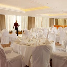 Conference room Royal Garden Hotel Fotos