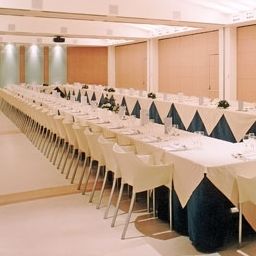 Sala de banquetes First Fotos