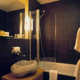 Camera da bagno Eiger Fotos
