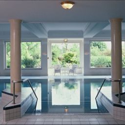Pool Schloss Reinhartshausen Kempinski Fotos