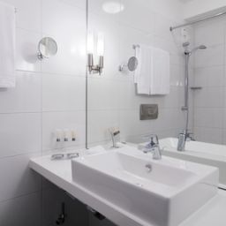 Cuarto de baño Crowne Plaza WIESBADEN Fotos