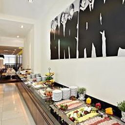 Buffet Berlin Mark Hotel Fotos