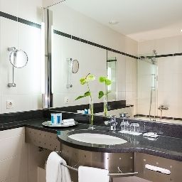 Bathroom Dorint Pallas Fotos