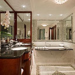 Bathroom Breidenbacher Hof A Capella Hotel Fotos