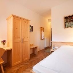 Chambre Hahn Fotos