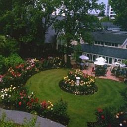 Giardino Chateau On The Park Hotel Fotos