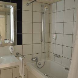 Badezimmer relexa Waldhotel Schatten Fotos